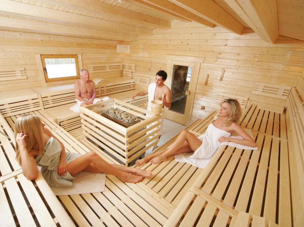 Vitalhotel Quellengarten - Bed & Breakfast لينغيناو الغرفة الصورة