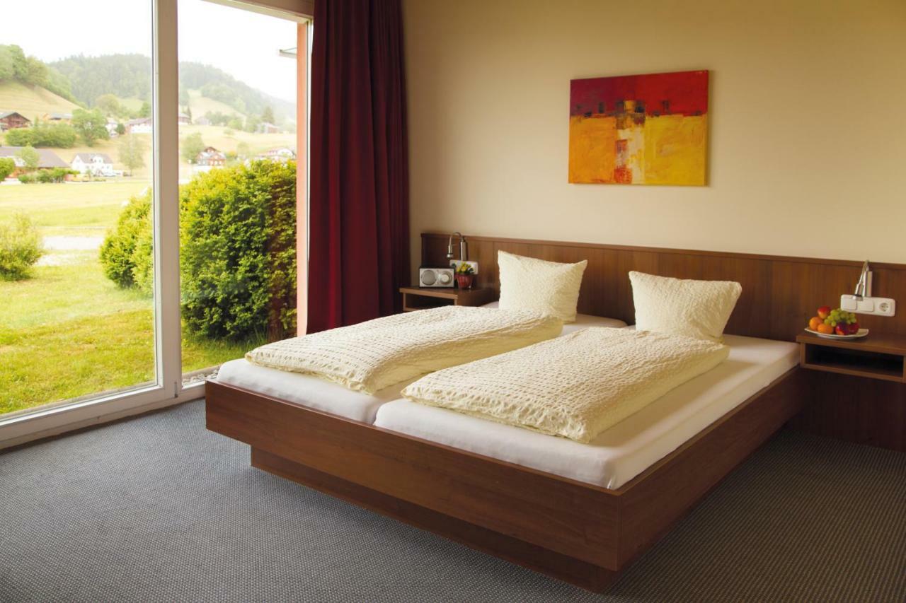 Vitalhotel Quellengarten - Bed & Breakfast لينغيناو الغرفة الصورة